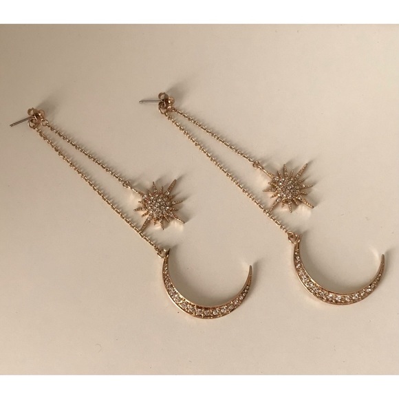 2/$30 ๐ Celestial star moon dangle earrings - Picture 1 of 2